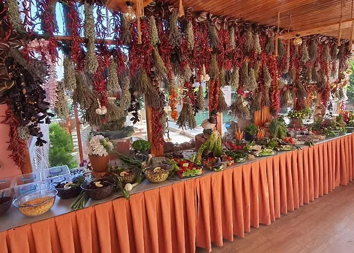 Grand Yayla Otel Çeşme